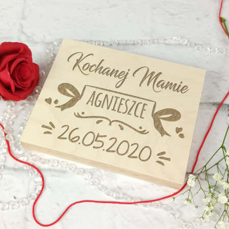 Pudełko drewniane na czekoladki dla Mamy Kochanej Mamie + imię + data